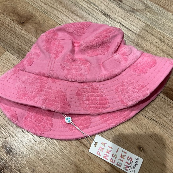 Frankie’s bikinis flower child hat - Picture 3 of 4